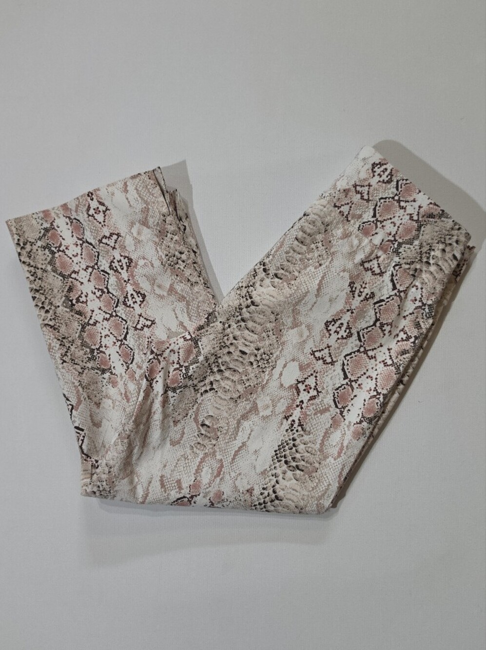 Zac & Rachel Leggings Womens Size 4P Beige Pink Snakeskin Print Mid Rise